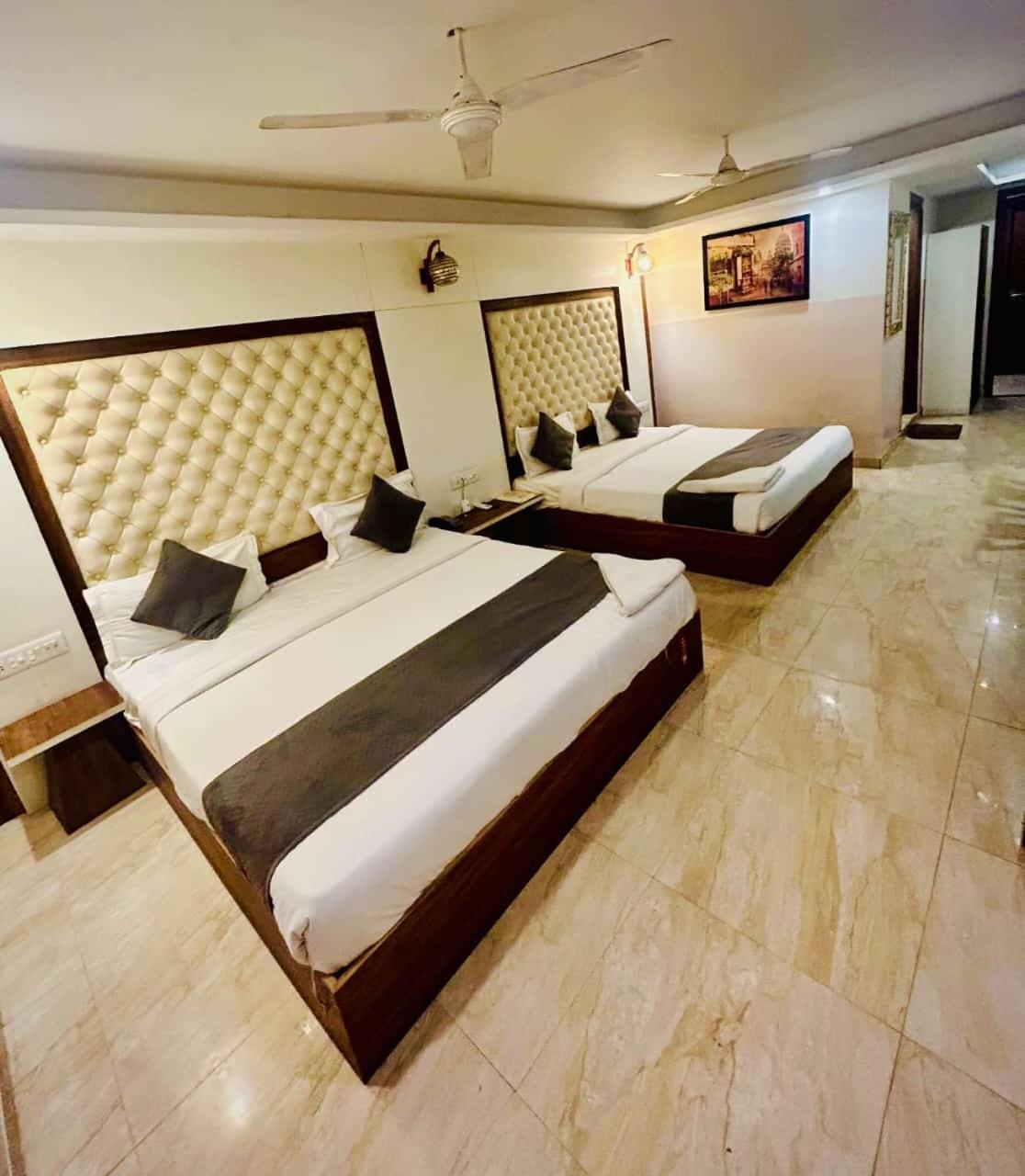 Hotel Airport City New Delhi Exteriör bild