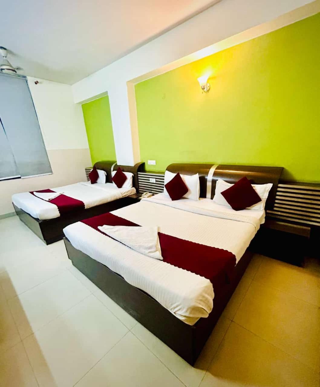 Hotel Airport City New Delhi Exteriör bild