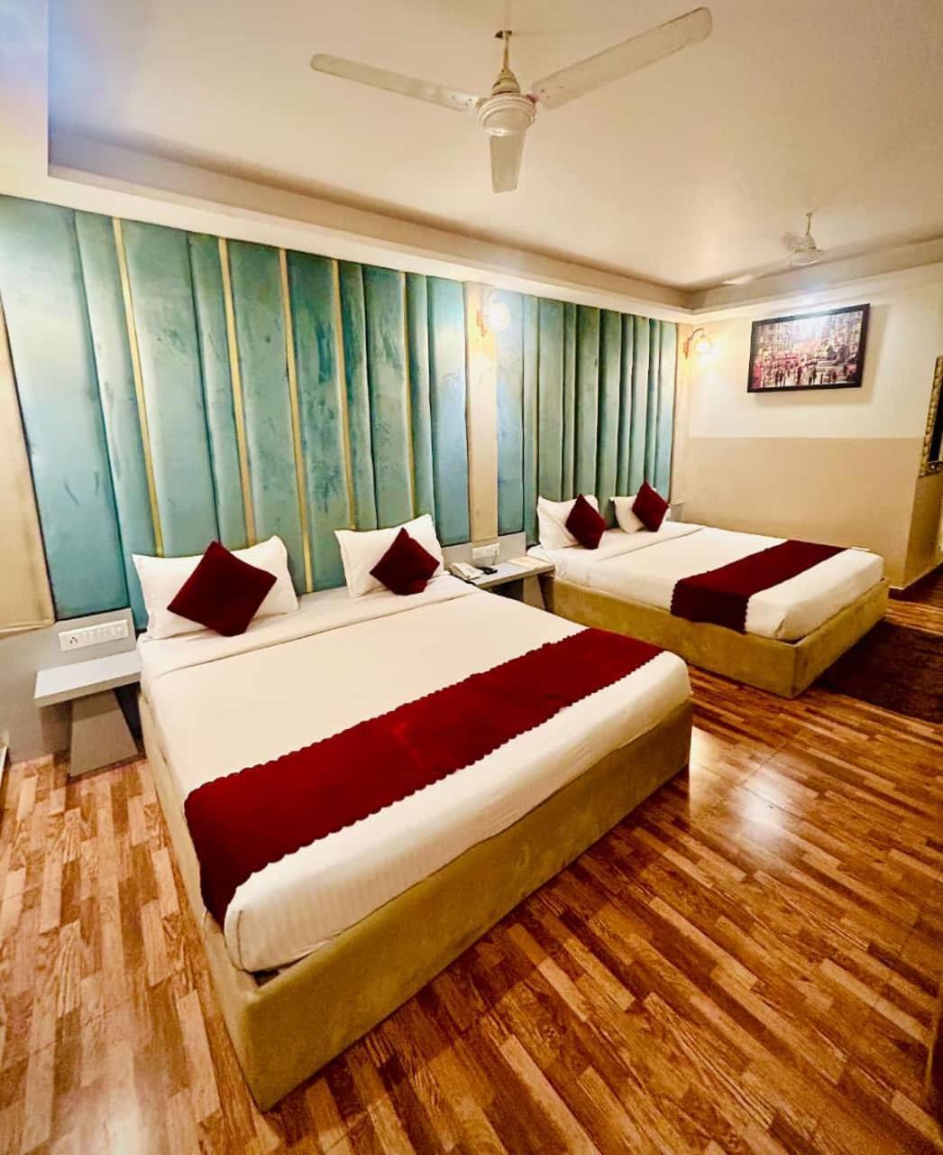 Hotel Airport City New Delhi Exteriör bild