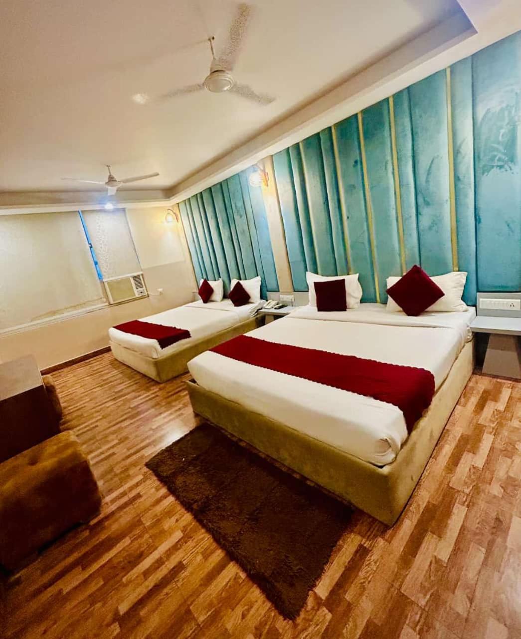Hotel Airport City New Delhi Exteriör bild