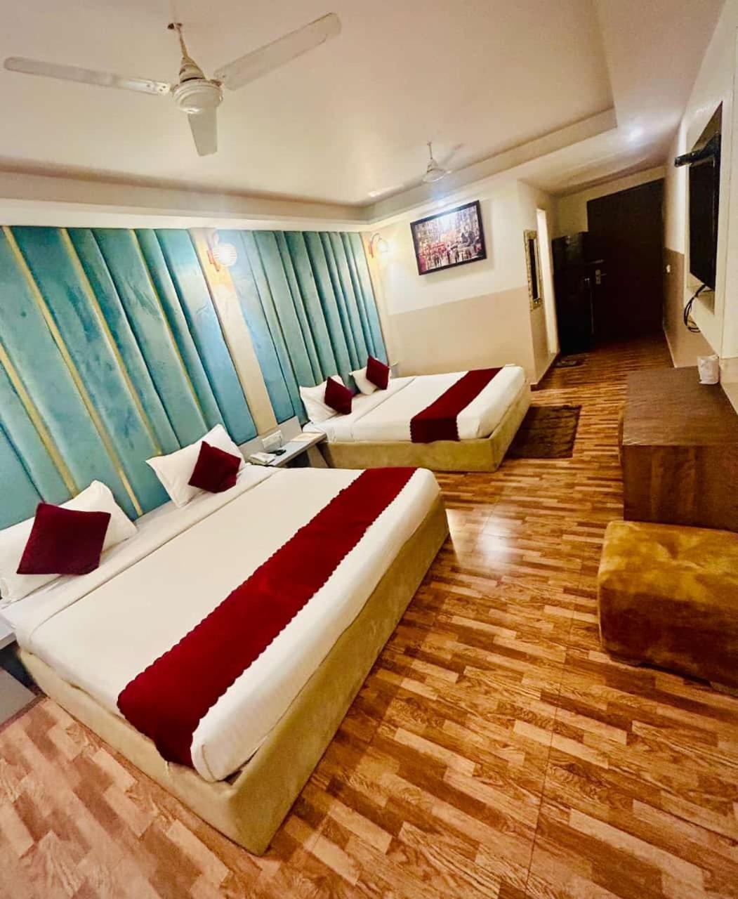 Hotel Airport City New Delhi Exteriör bild