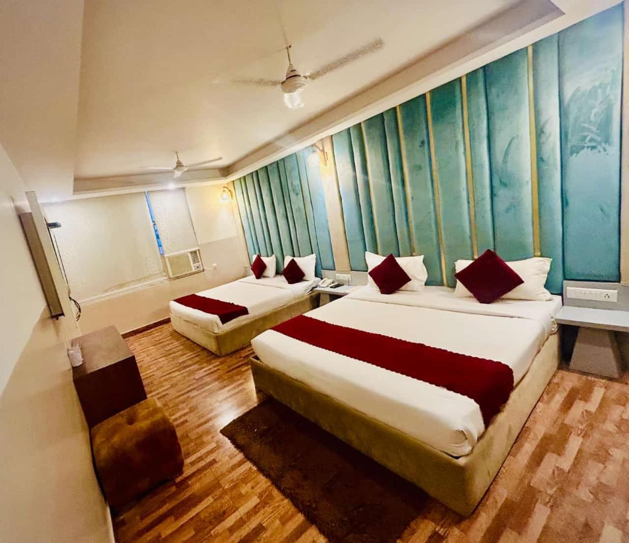 Hotel Airport City New Delhi Exteriör bild