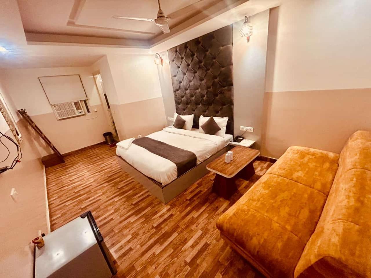 Hotel Airport City New Delhi Exteriör bild