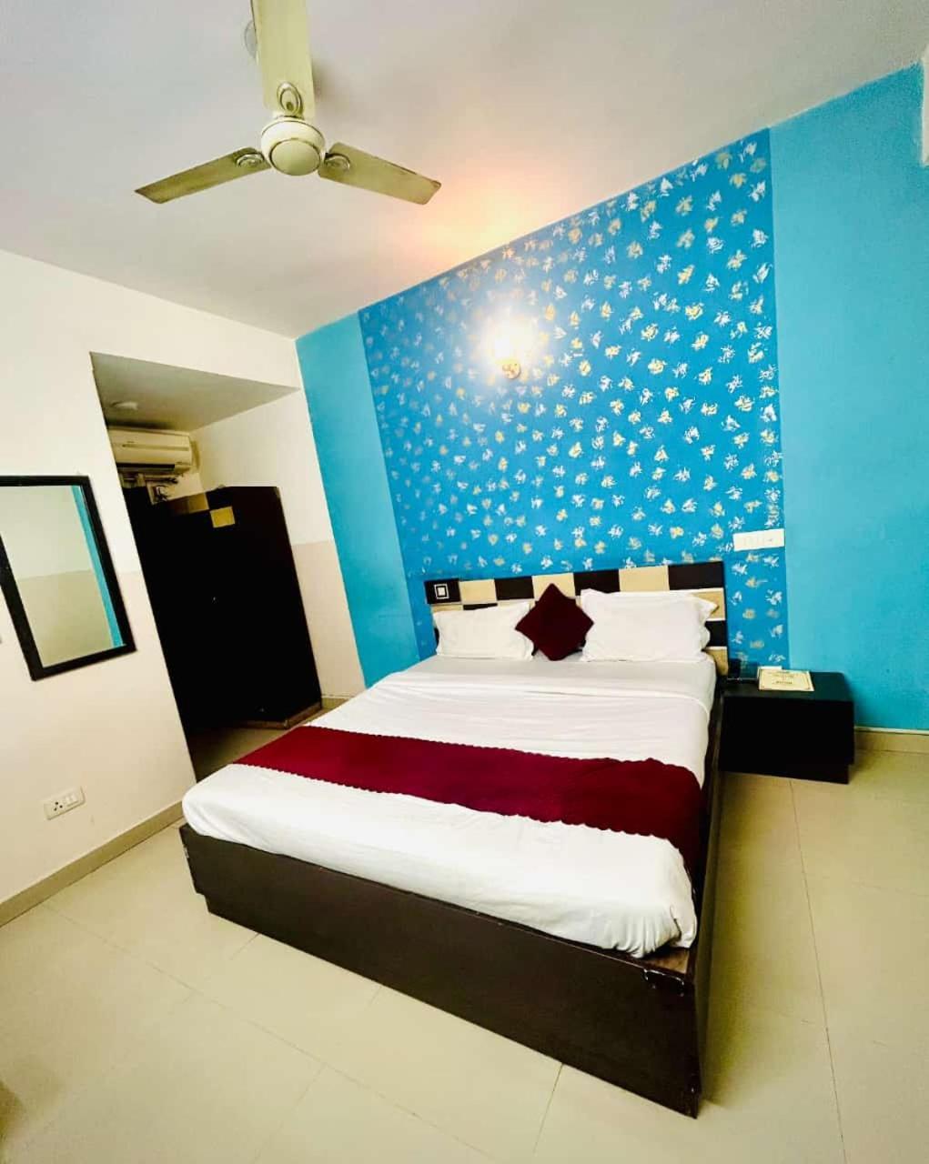 Hotel Airport City New Delhi Exteriör bild